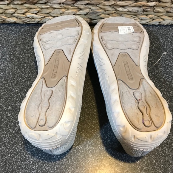 Skechers Cream and Gray Flats Sporty Slip-On Loafers - Size 9 - Picture 13 of 13